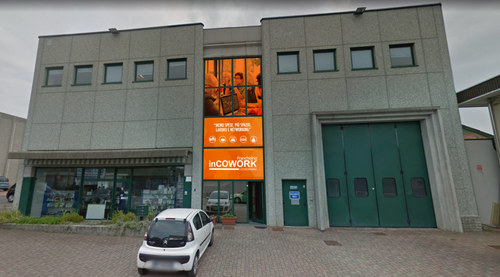 Ingresso inCOWORK Villa Guardia